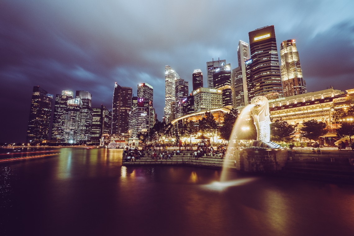 Be mesmerised by Singapore’s skylight at night.